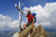 03 Alla croce di vetta del  Monte Gleno 2882 m